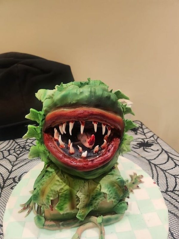 Unusual And Creepy Cakes (29 pics)