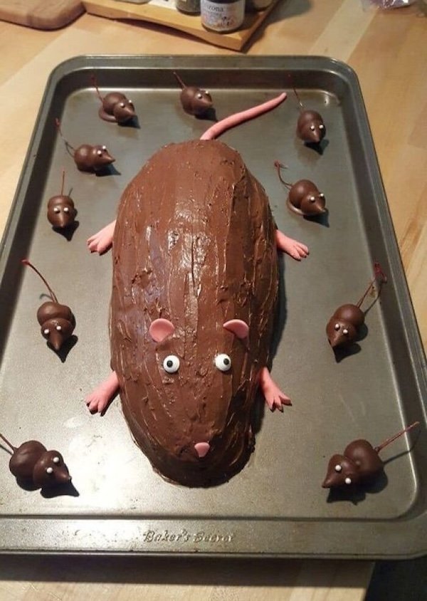 Unusual And Creepy Cakes (29 pics)