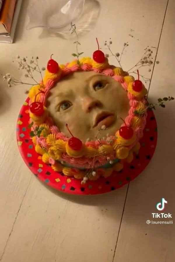 Unusual And Creepy Cakes (29 pics)