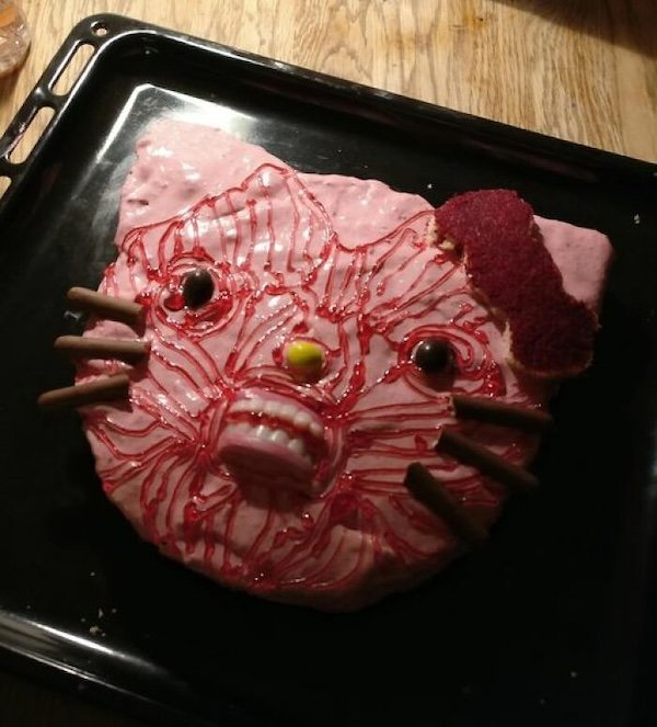 Unusual And Creepy Cakes (29 pics)