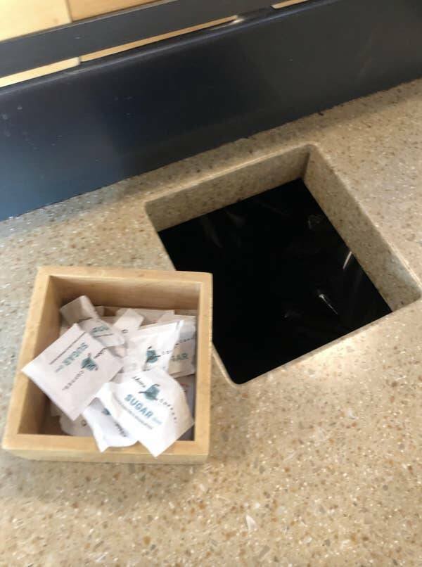 The Downside Of Working In Restaurants (26 pics) The Downside Of Working In Restaurants (26 pics)