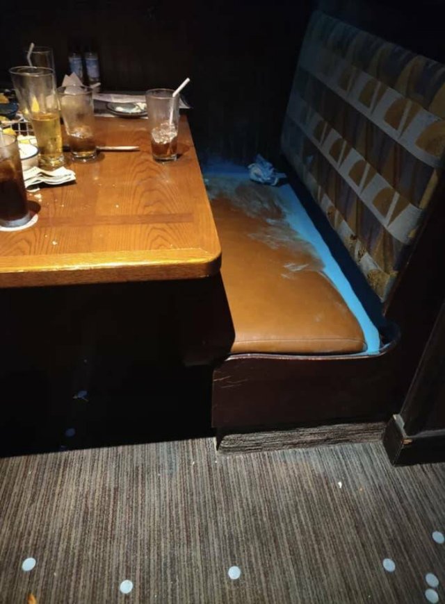 The Downside Of Working In Restaurants (26 pics) The Downside Of Working In Restaurants (26 pics)