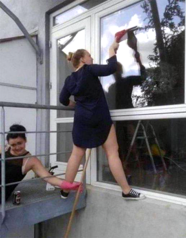 What Is Going On Here? (41 pics)