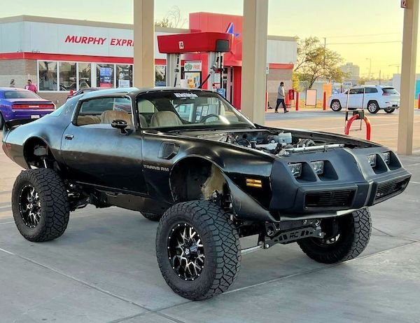 What Is Going On Here? (41 pics)