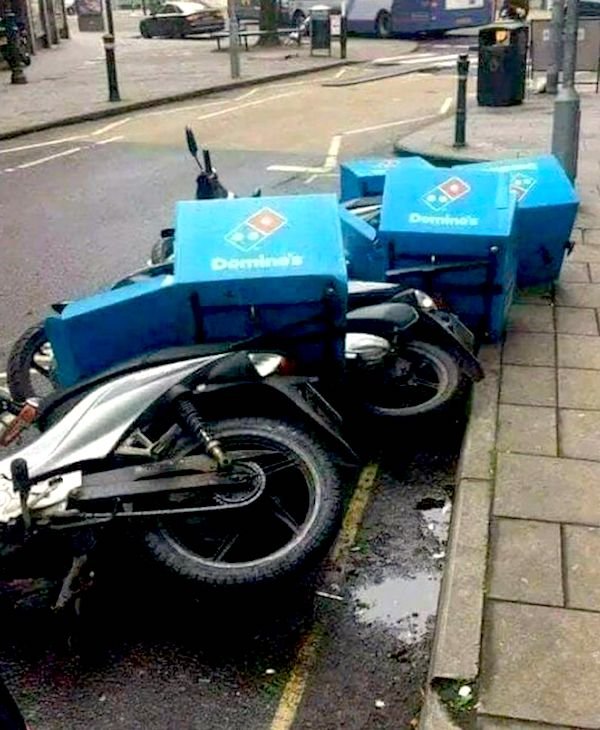 What Is Going On Here? (41 pics)