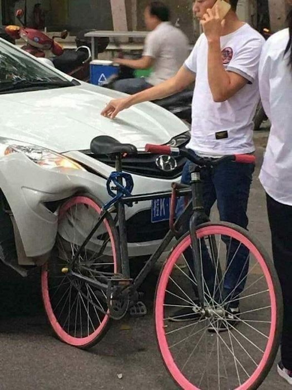 What Is Going On Here? (41 pics)