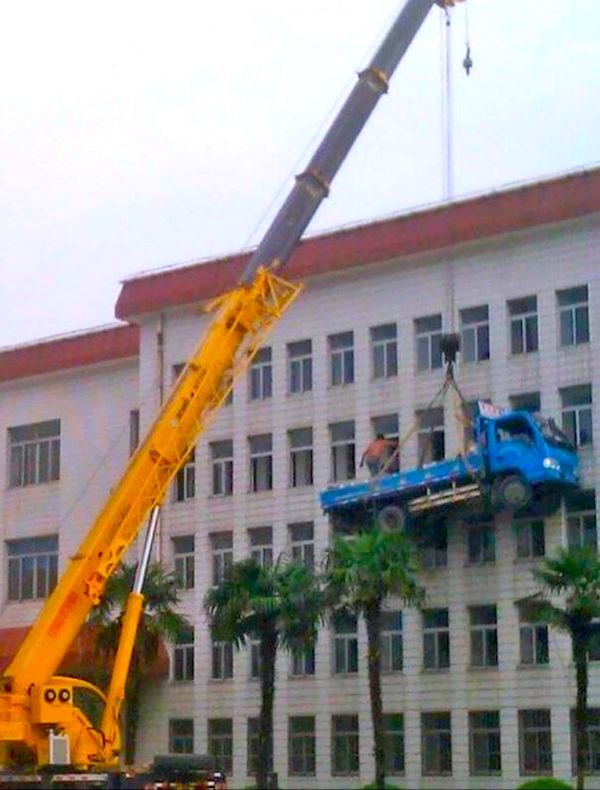 What Is Going On Here? (41 pics)