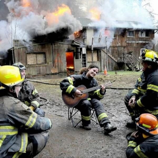 What Is Going On Here? (41 pics)
