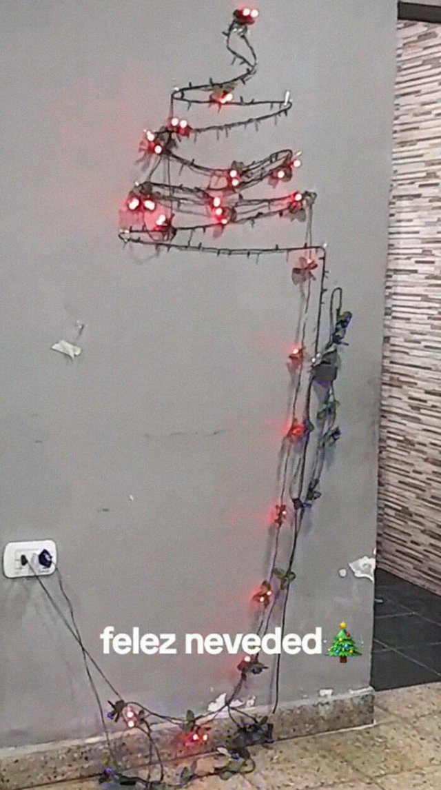 Failed Christmas Decorations (27 pics)