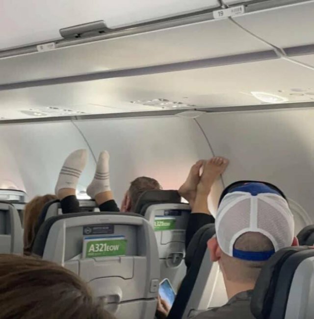 The Bad Side Of Traveling (21 pics)