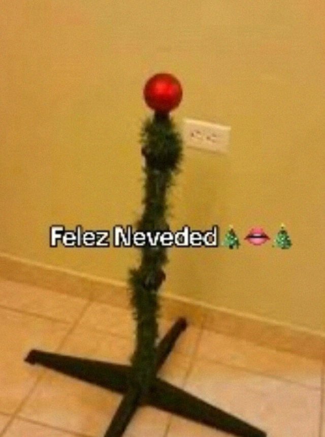 Failed Christmas Decorations (27 pics)