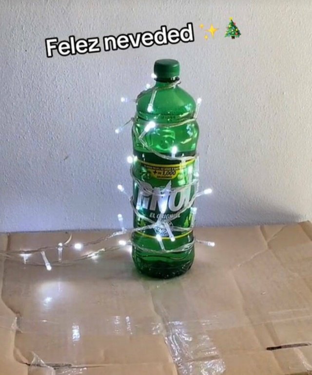 Failed Christmas Decorations (27 pics)