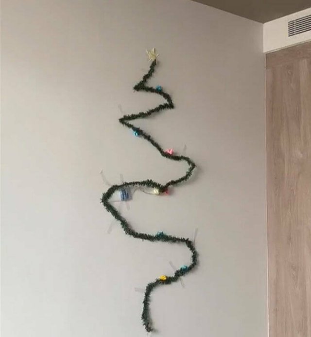 Failed Christmas Decorations (27 pics)