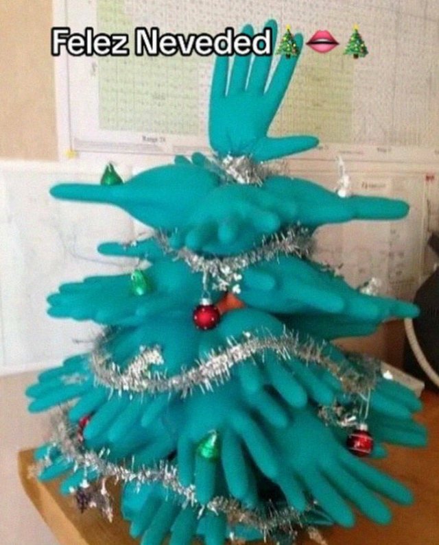 Failed Christmas Decorations (27 pics)