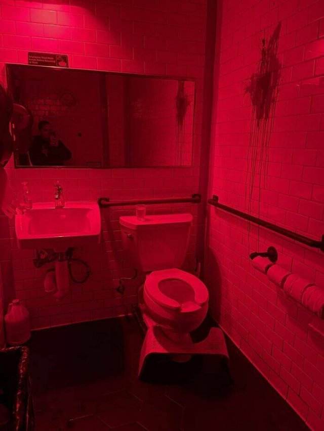 Strange Restrooms (15 pics)