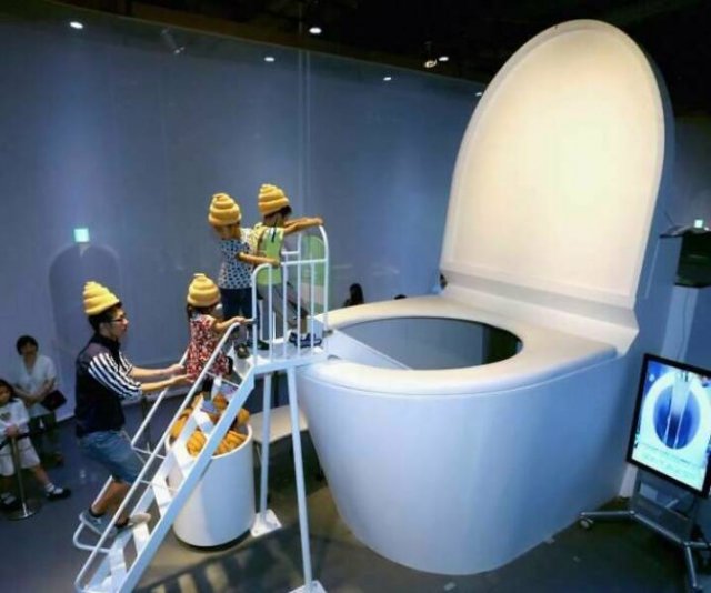 Strange Restrooms (15 pics)