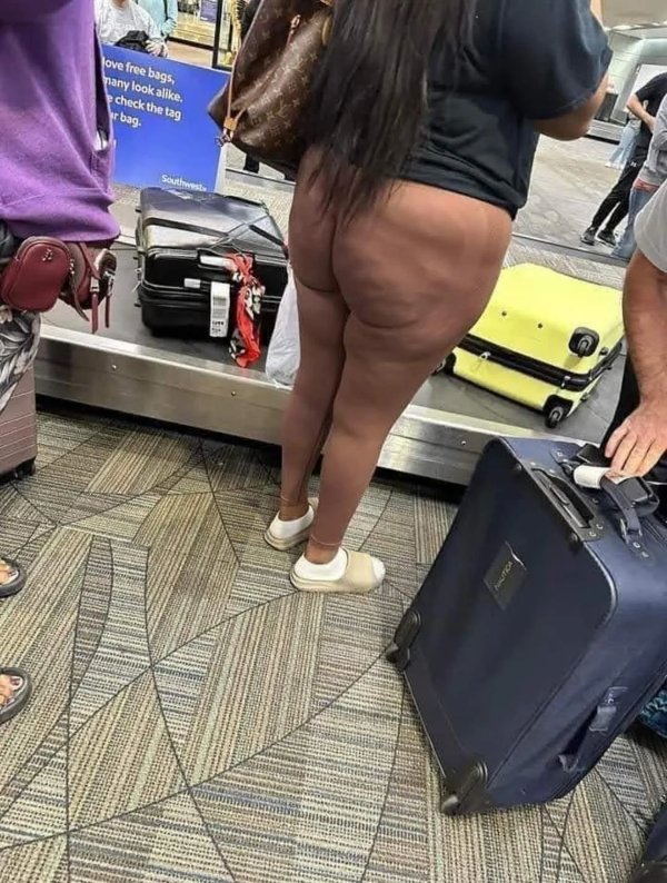 What Is Going On Here? (29 pics)
