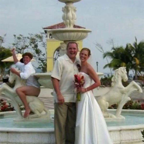 What Is Going On Here? (29 pics)