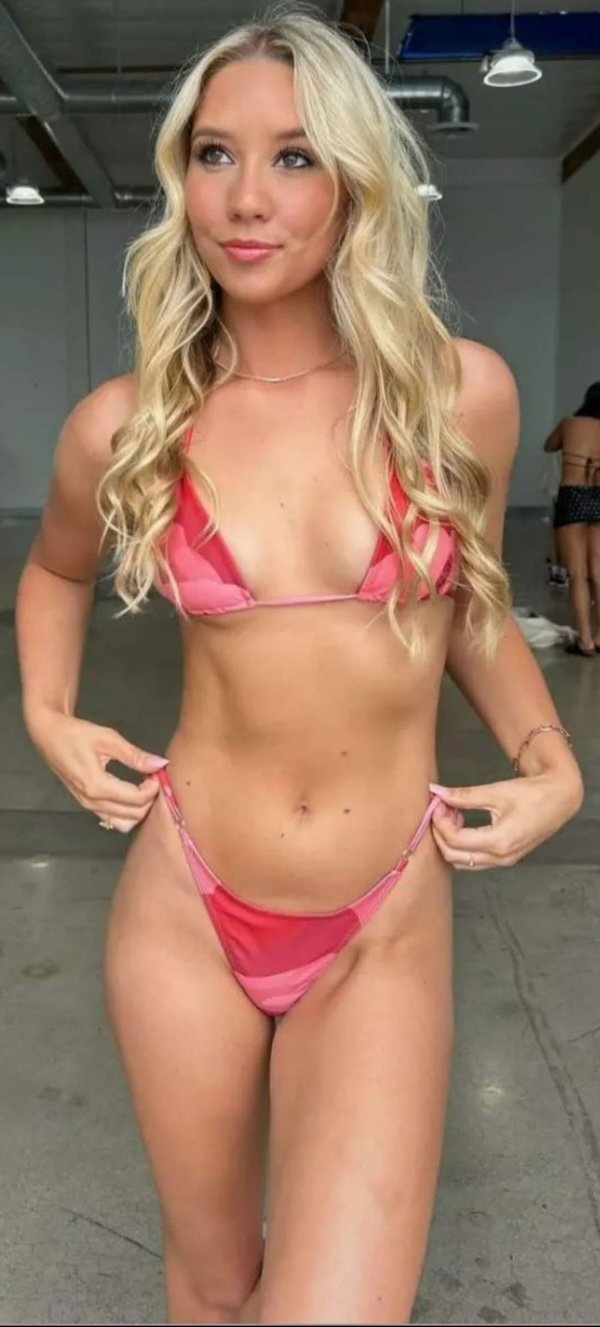 Slim Girls (34 pics)