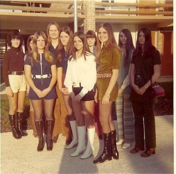 People Share Their Cool Retro Photos (25 pics) People Share Their Cool Retro Photos (25 pics)