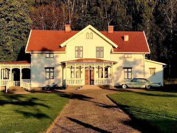 Beautiful And Unusual Vintage Houses (23 pics)