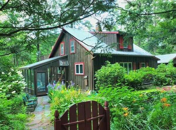 Beautiful And Unusual Vintage Houses (23 pics)