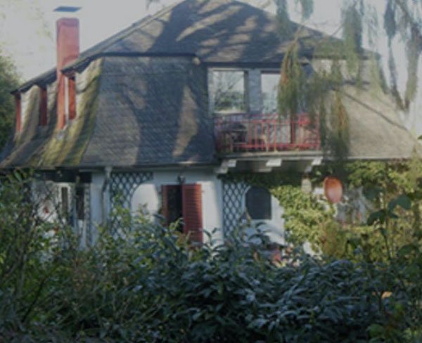 Beautiful And Unusual Vintage Houses (23 pics)