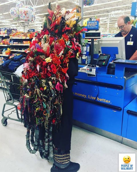 Odd People In Stores (41 pics)