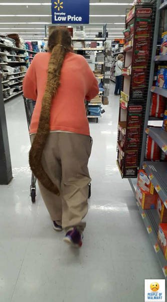 Odd People In Stores (41 pics)