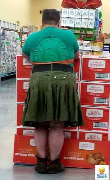 Odd People In Stores (41 pics)