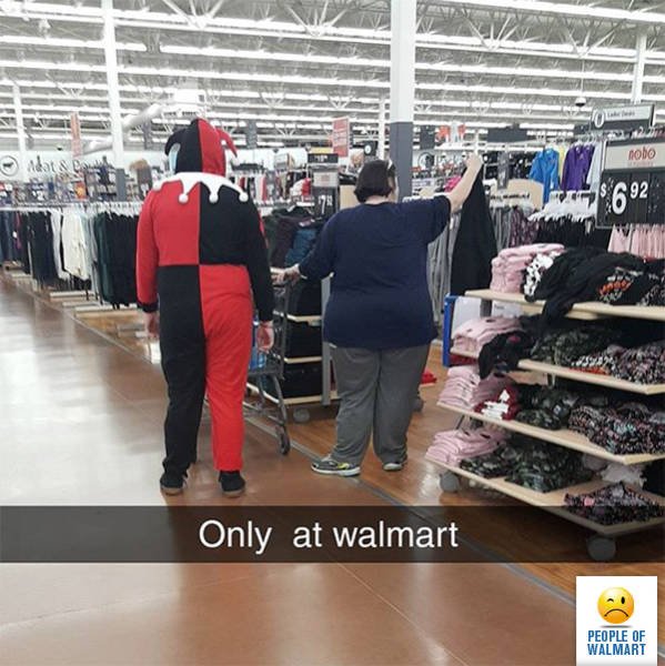 Odd People In Stores (41 pics)