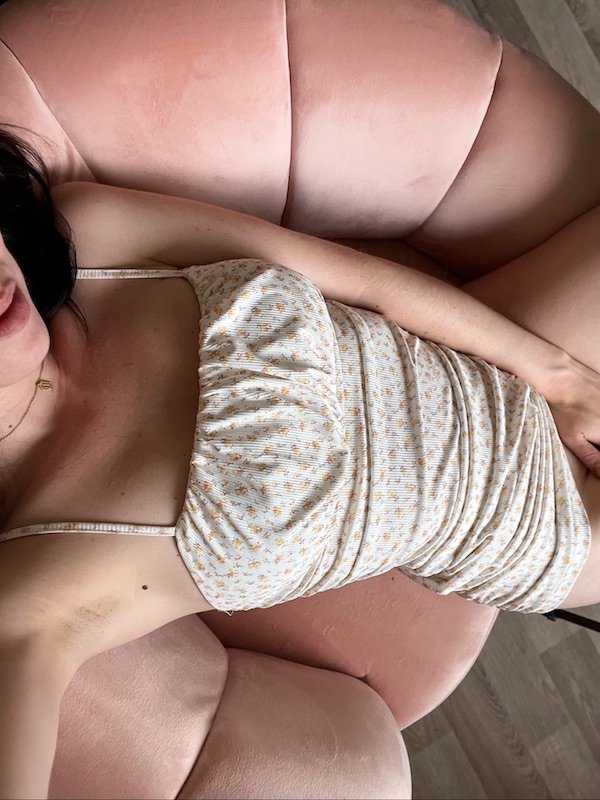 Girls In Sundress (37 pics)