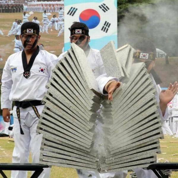 Right Moment (17 pics)