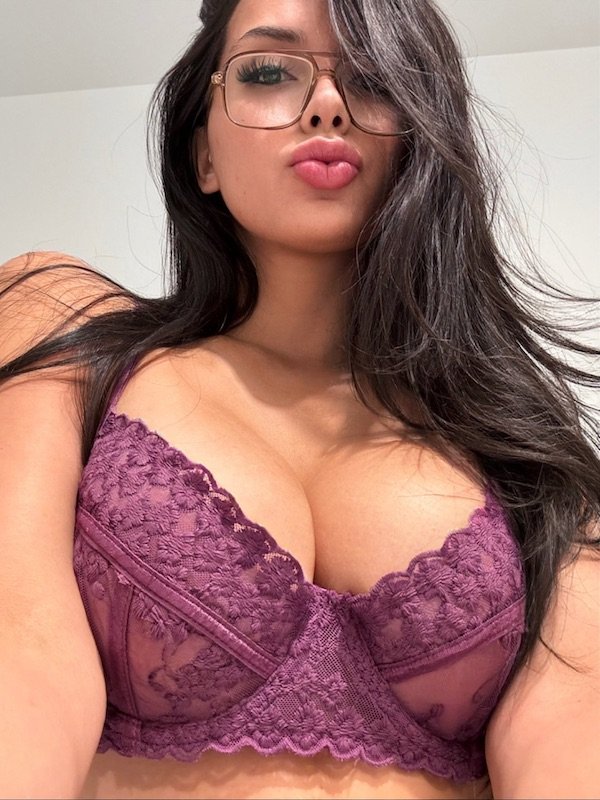 Cute Girls (33 pics)