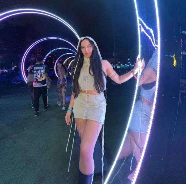 Girls At Music Festivals (38 pics)