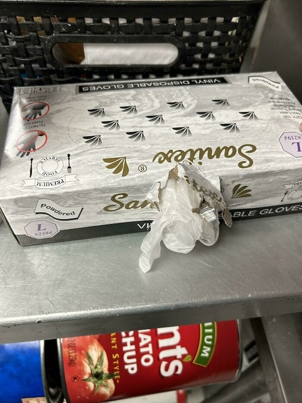 Annoying Coworkers (25 pics)