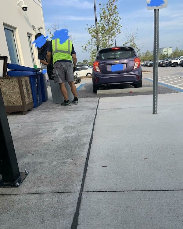Annoying Coworkers (25 pics)