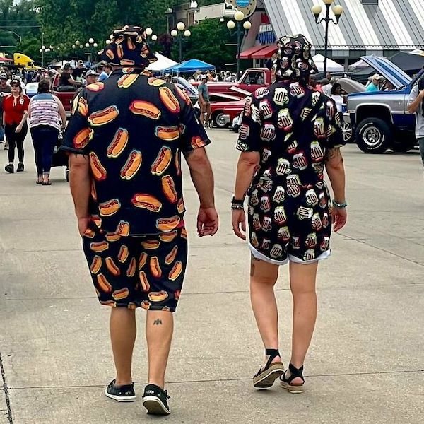 What Happens At Car Shows? (35 pics)