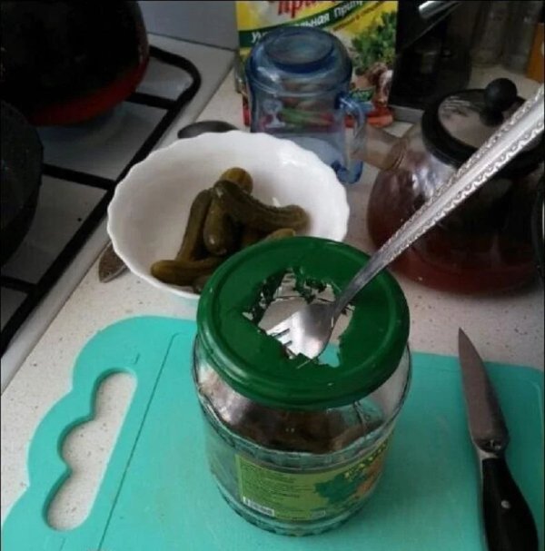What Is Going On Here? (28 pics)