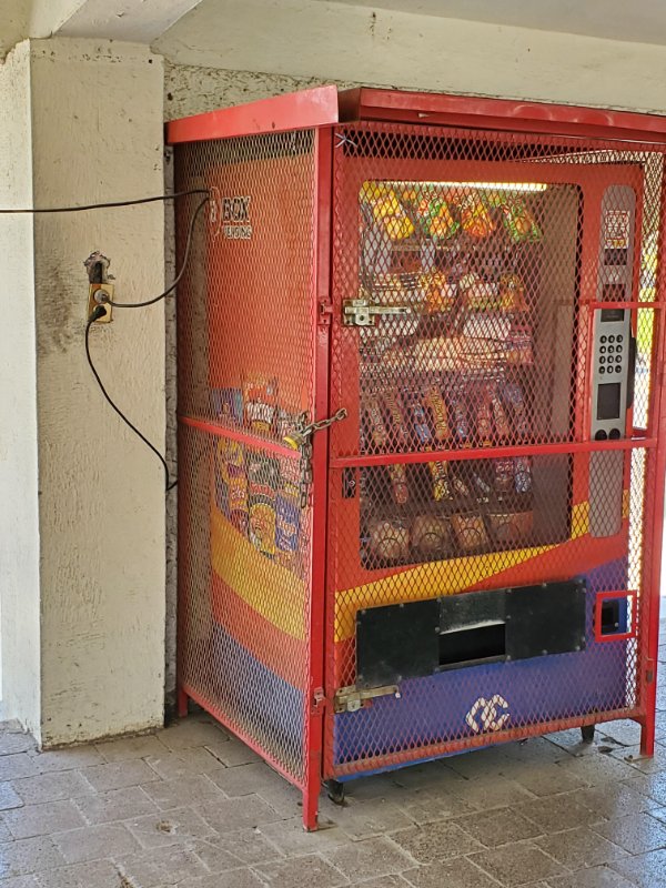 What Is Going On Here? (28 pics)