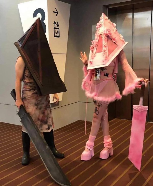 What Is Going On Here? (28 pics)