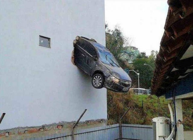 What Is Going On Here? (24 pics)