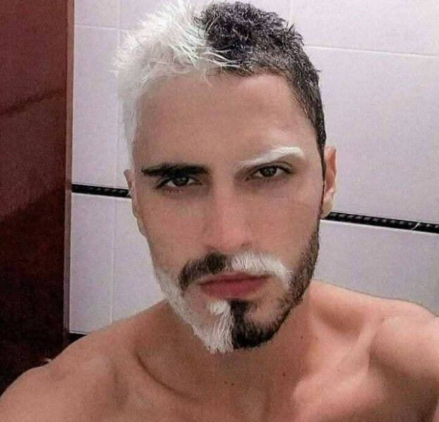 What Is Going On Here? (21 pics)