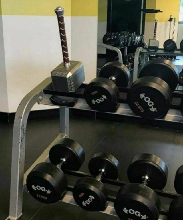 What Is Going On Here? (21 pics)