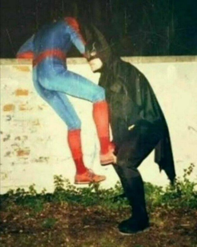 What Is Going On Here? (21 pics)