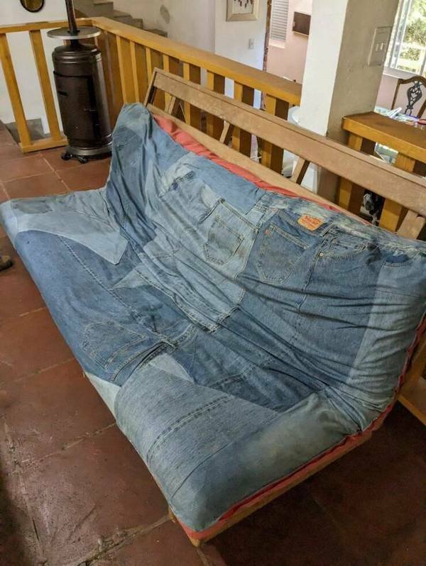 What Is Going On Here? (21 pics)
