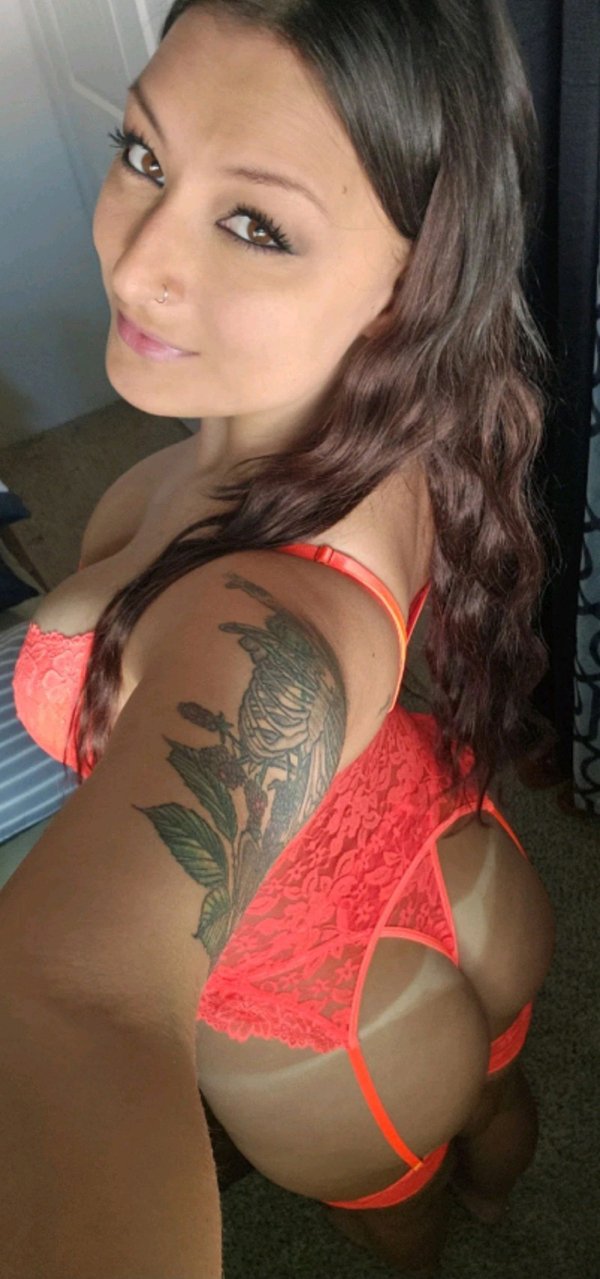 Girls In Lingerie (42 pics)