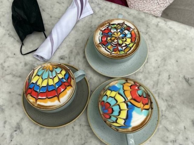 Cool 3D Coffee Creations (22 pics)