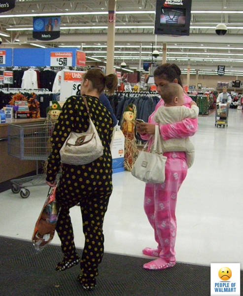 Strange People In Shops (56 pics)