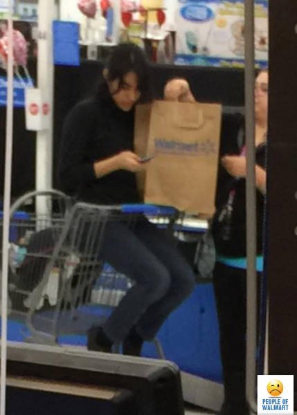Strange People In Shops (56 pics)
